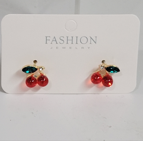 18kgp ACRYLIC 🍒 CHERRY Stud EARRINGS. 🍒 Super Cute - Picture 1 of 2